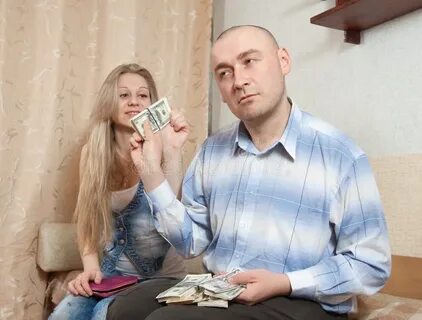 Жена продала мужа мужикам