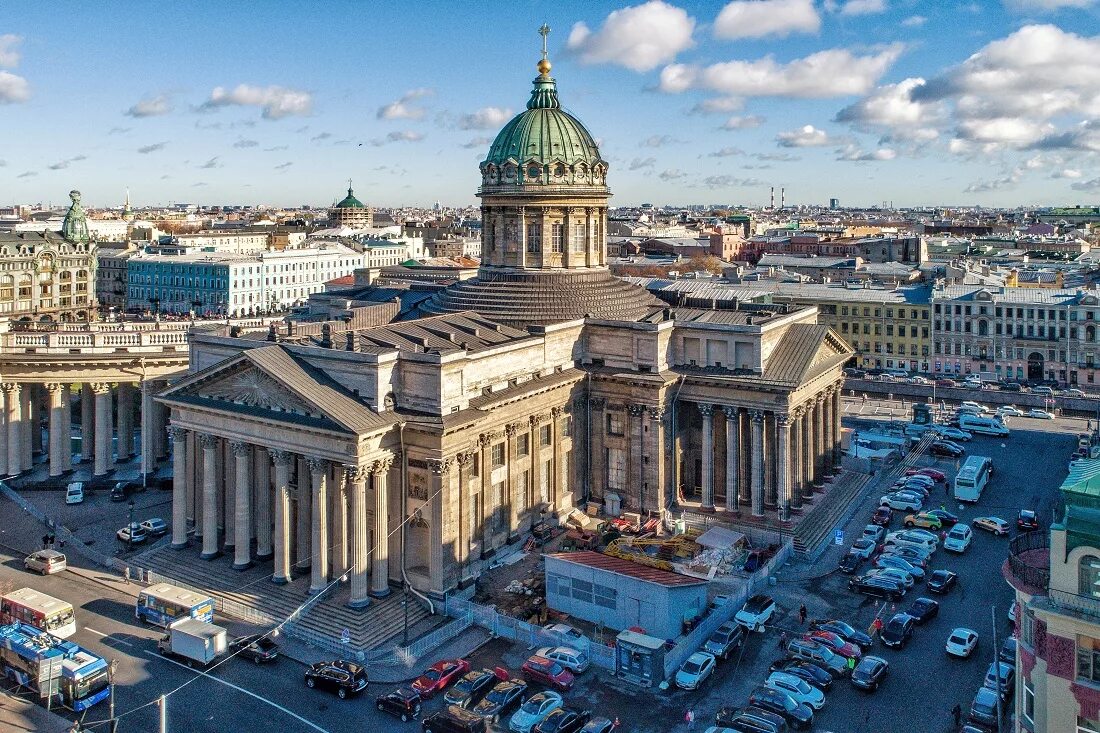 Казанская пл. Площадь Казанского собора в Санкт-Петербурге. Автопарковка у Казанского собора в Санкт-Петербурге. Парковка у Казанского собора в Санкт-Петербурге.