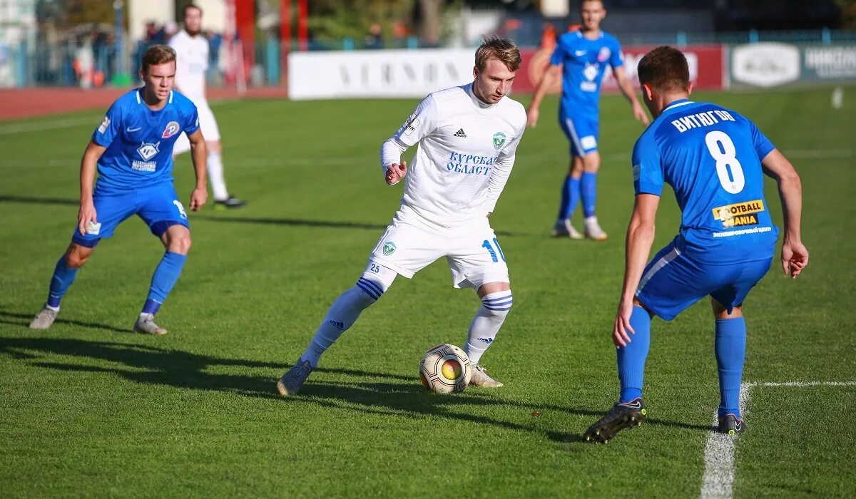 Сайт фк авангард курск. Курский Авангард. Футбол Авангард Курск. Форте -Авангард Курск. Авангард Чертаново.