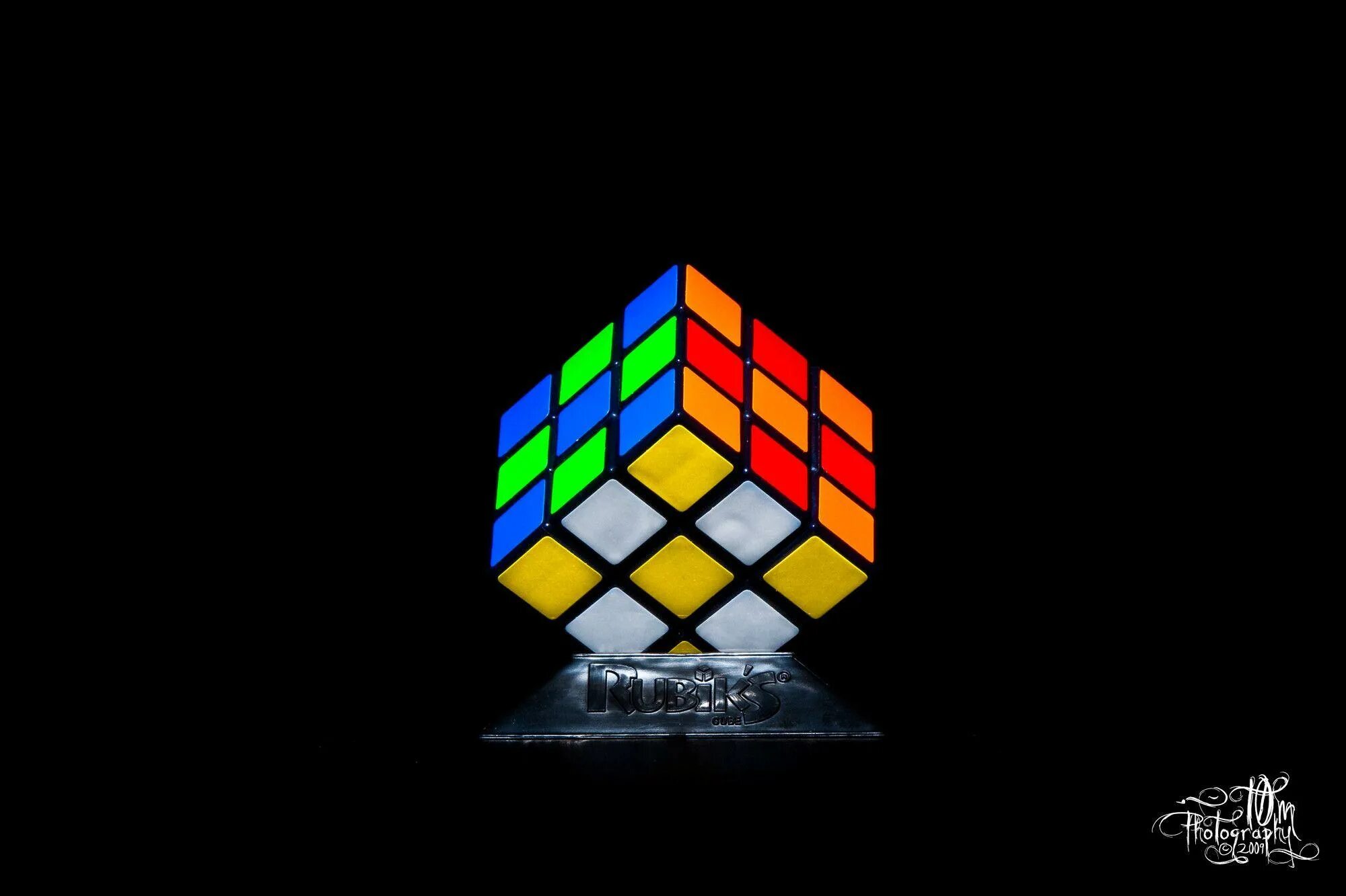 Xross cube. Кьюб кубик Рубика. Rubik's Cube 3x3. Кубик Рубика фон. Кубик Рубика обои на рабочий стол.