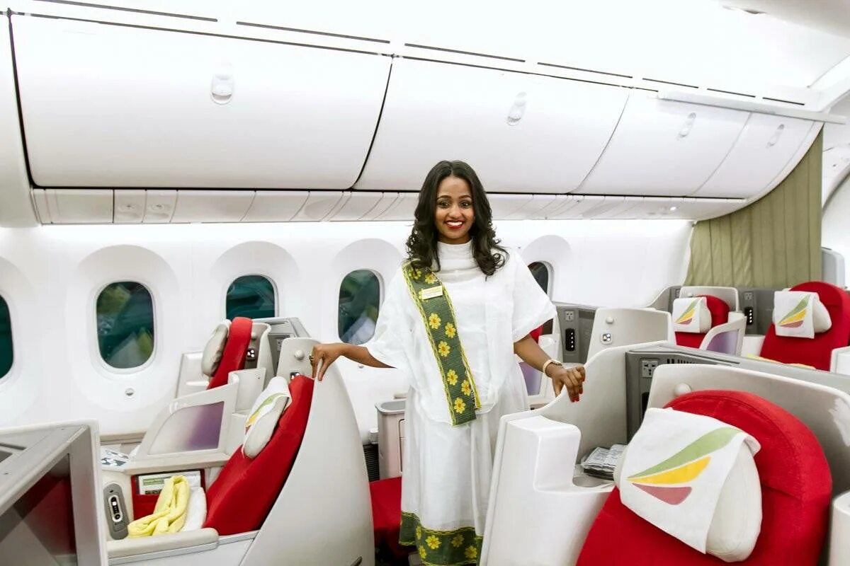 Ethiopian airlines рейс. Ethiopian Airlines стюардессы. Эфиопские авиалинии стюардессы. Эфиопские авиалинии самолеты.