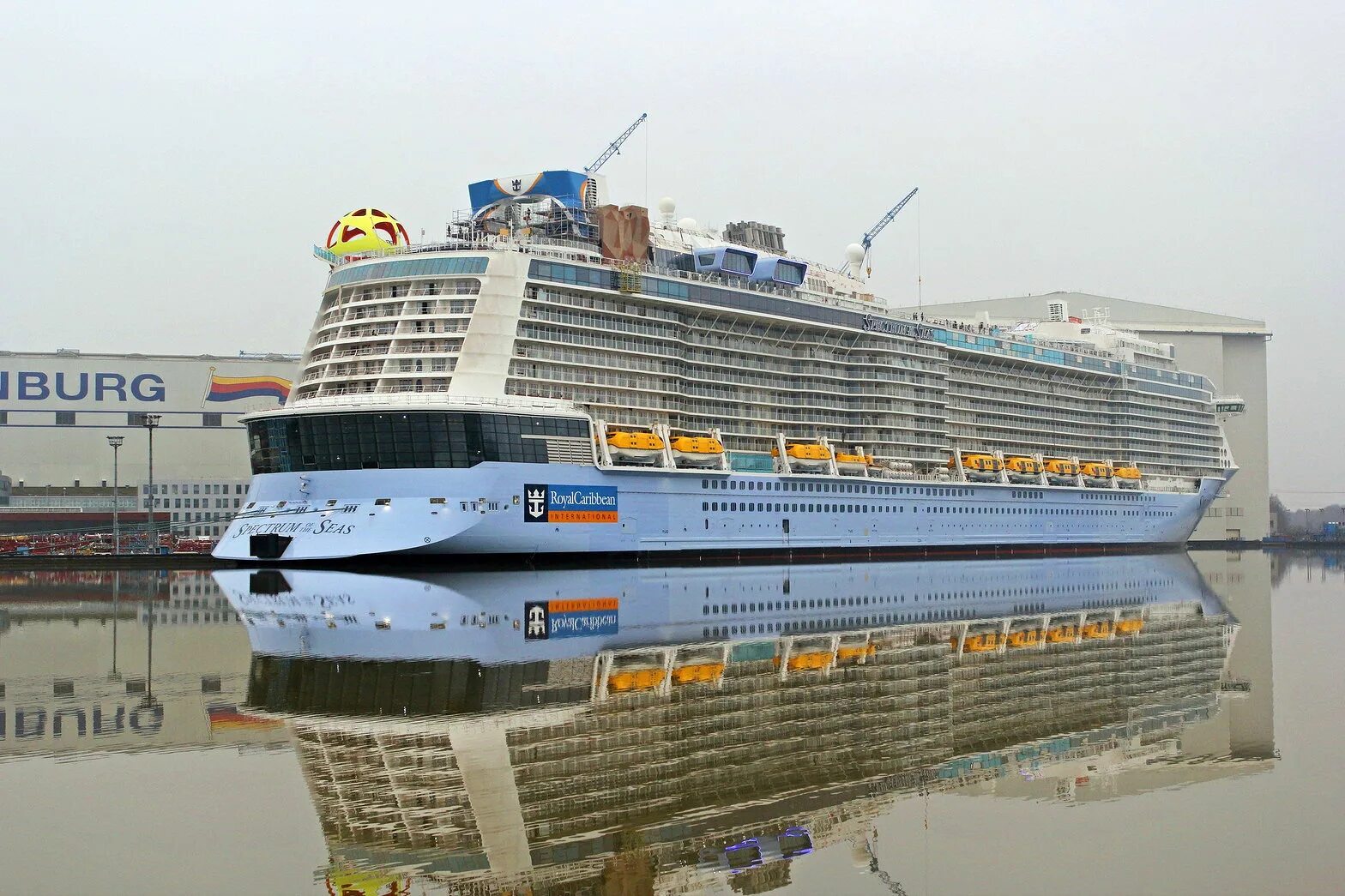 Лайнер spectrum of the seas. Лайнер спектрум оф зе сиас. спектр морей. спектр корабль. лайнер спектрум оф зе сиас характеристики.