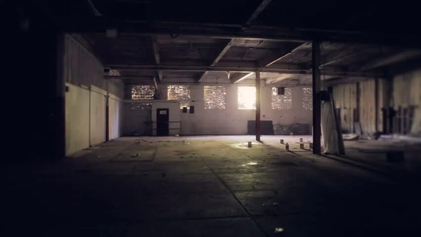 Factory close. Свет стен на склад. empty hangar. closed factory.