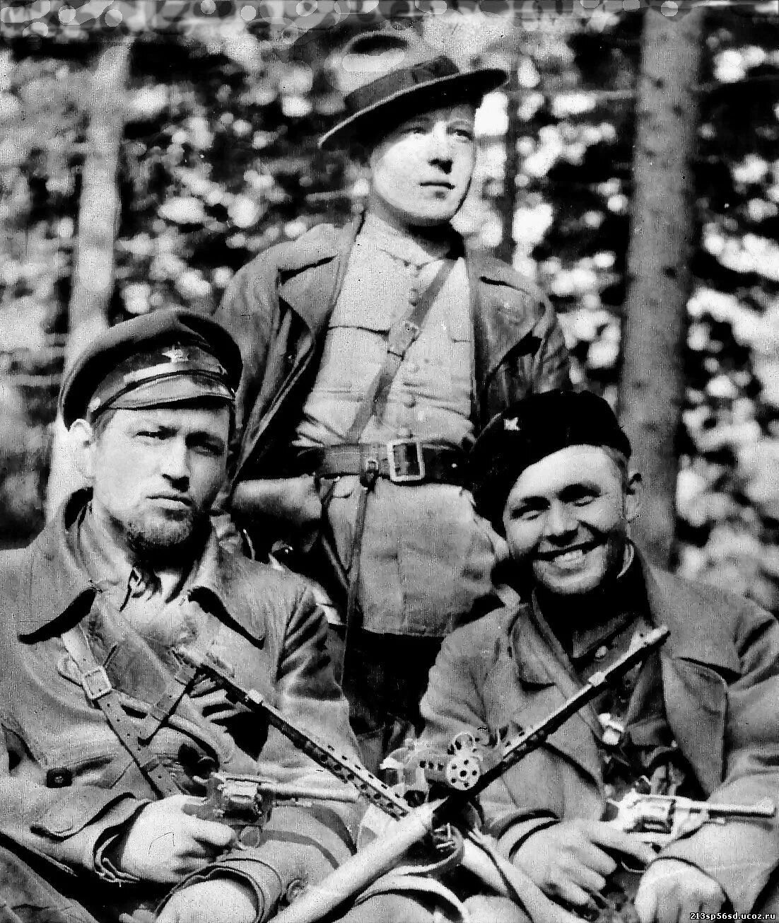 разведчики партизанских отрядов.