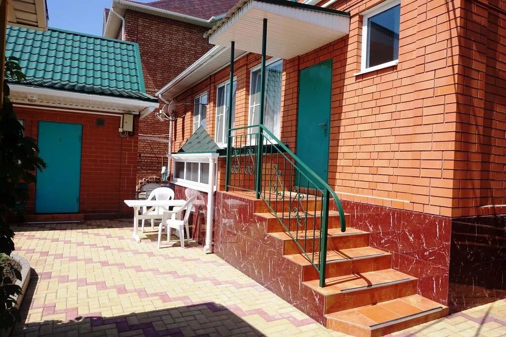 Ейск николаевская. Ейск гостевой дом на николаевской 25. Ейск николаевская улица. Гостевой дом на николаевской николаевская ул. Ейск николаевская улица.