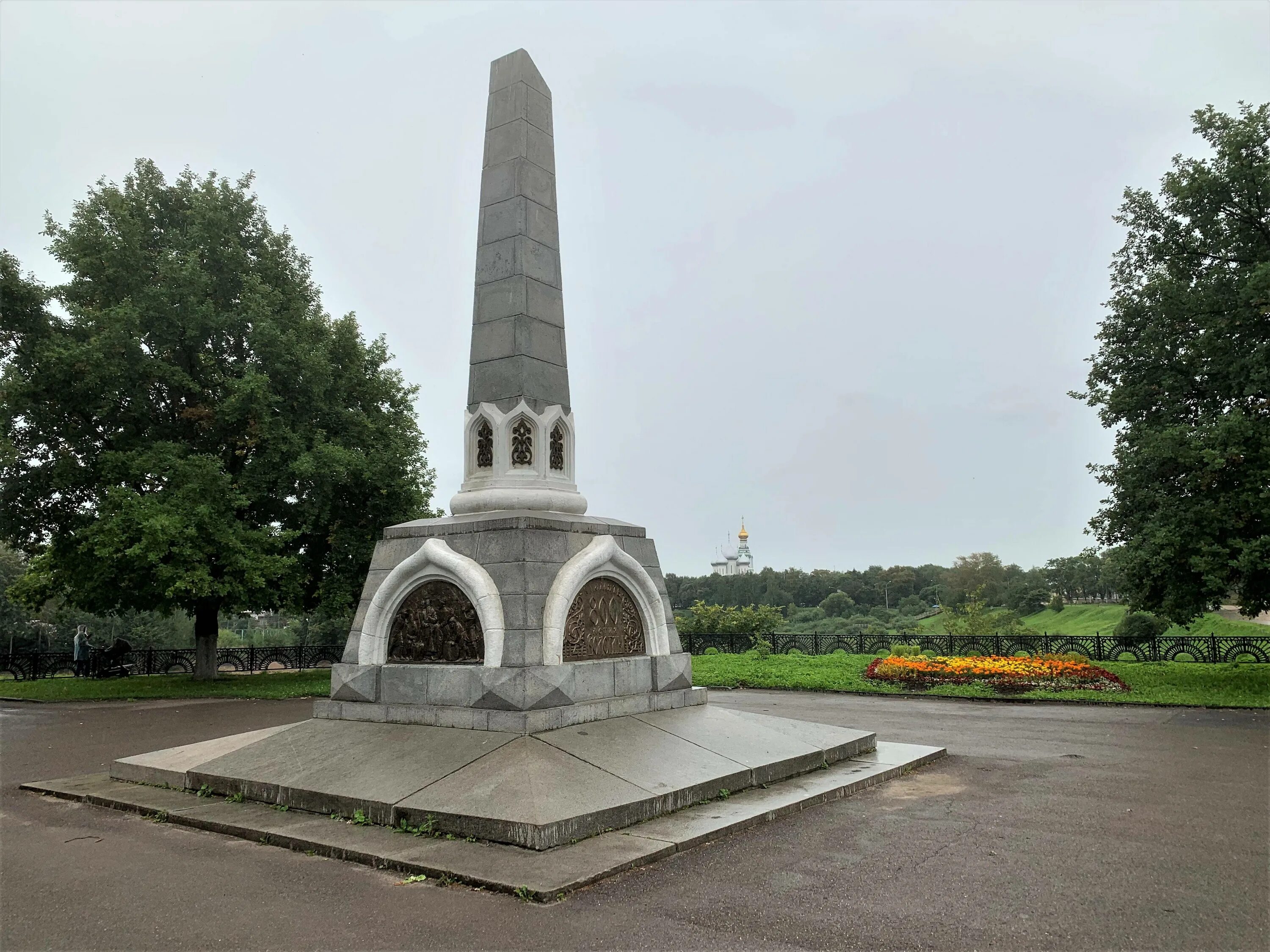 Памятник летию вологды. Обелиск 800 летия вологды. памятник 800 летия вологды. памятник 800 летия вологды рисунок. памятник 800 летия вологды набережная.