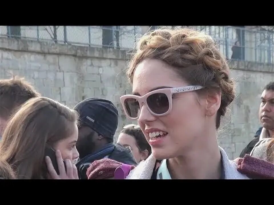 M o o n paris. N. Paris m|o|o|n. O. N.