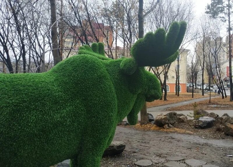 зеленый лось