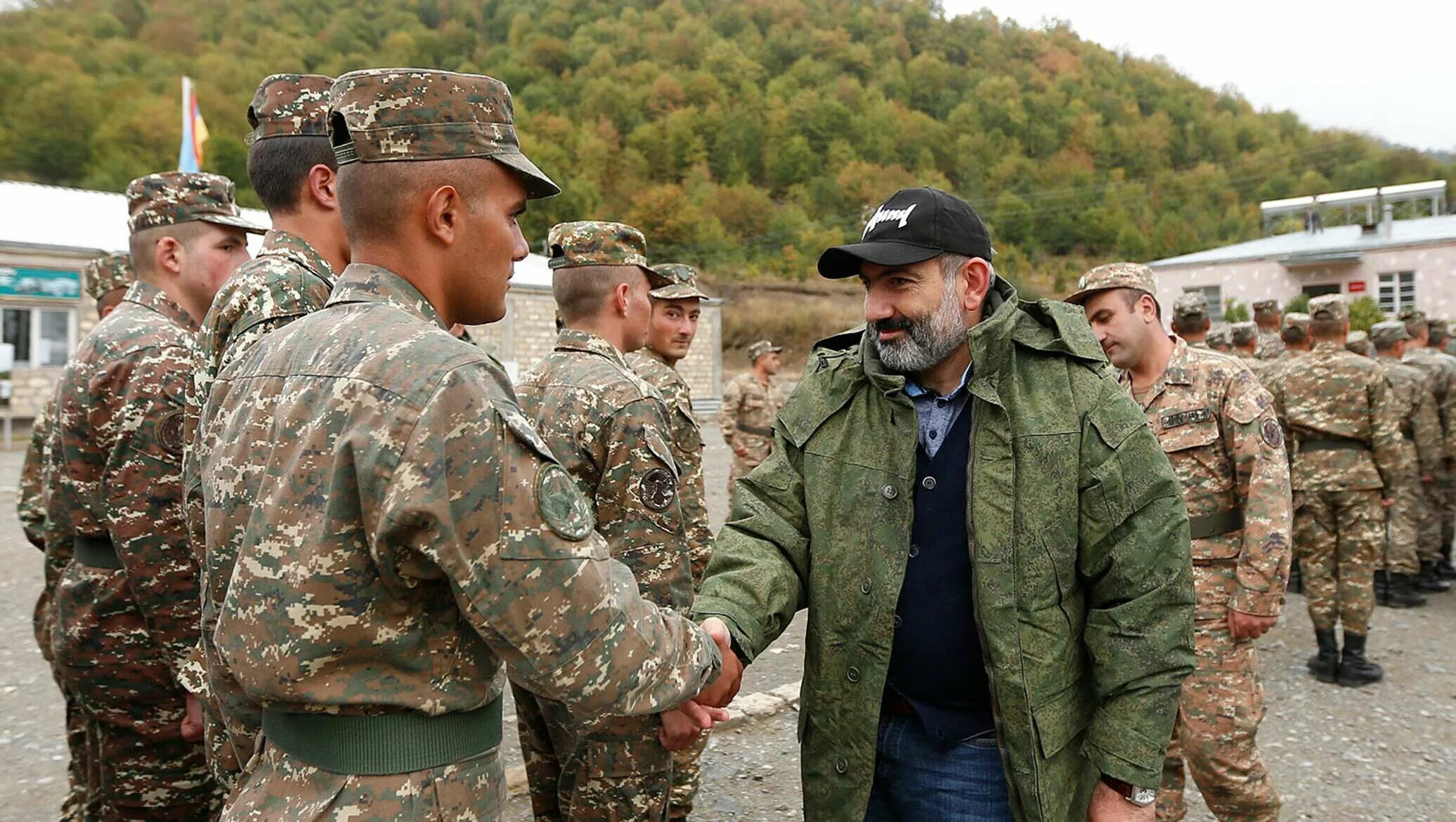 Новости арцаха в контакте. Никол Пашинян армия. Армения армия Пашинян. Никол Пашинян Карабах. Никол Пашинян в военной форме.