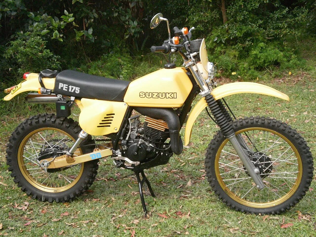 Suzuki dr400. Мотоцикл сузуки эндуро 400. Сузуки эндуро 400. Сузуки дрз 400. Suzuki 250 1979.