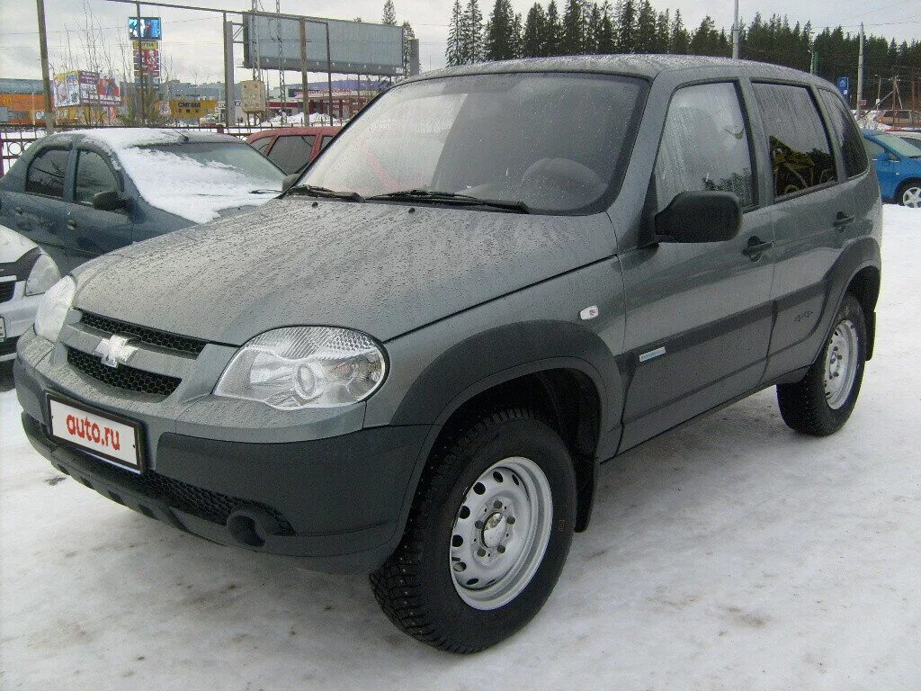 2123 купить новый. Шевроле Нива Рестайлинг 2013. Нива Шевроле 2123 с 2013. Chevrolet Niva 2013 года. Chevrolet Niva 2123 серый.