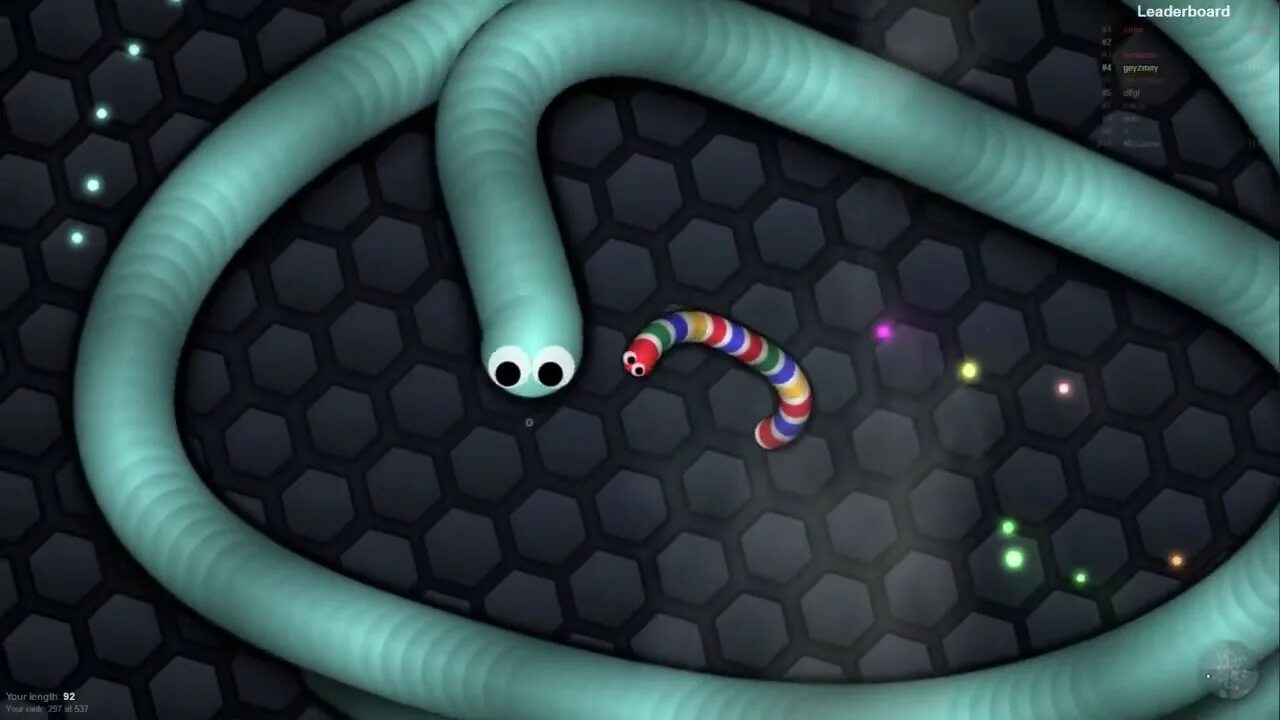 Игра игра про червяка. Slither io рекорд. Игра змея slither. Слитхер самый большой червь. Игра веселые червячки.