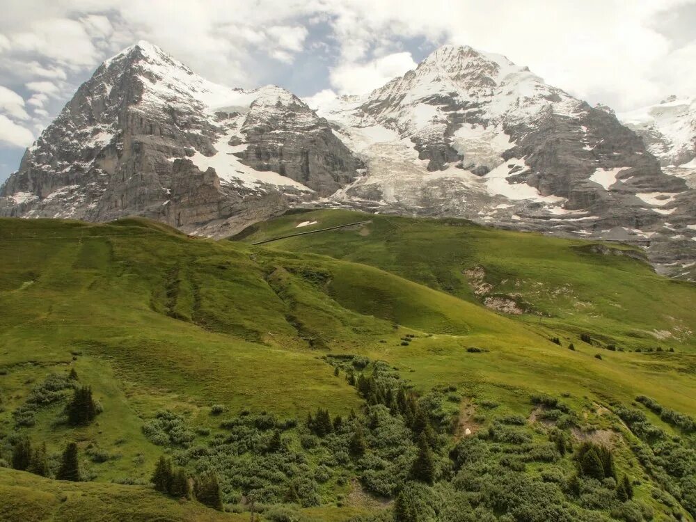 На склоне горы. Части горы. Высокогорное плато лаго-наки. Плато лагонаки адыгея. Как называется склон горы.