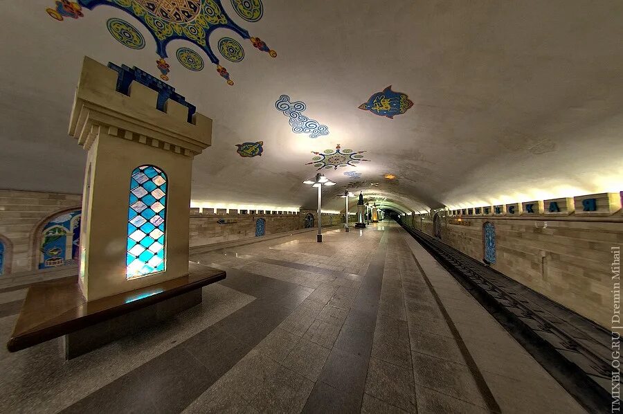 Казанский метрополитен станции. Казанский метрополитен станция кремлевская. Казанский метрополитен кремлевская. Казанское метро станция площадь тукая. Станция метро кремлевская казань.