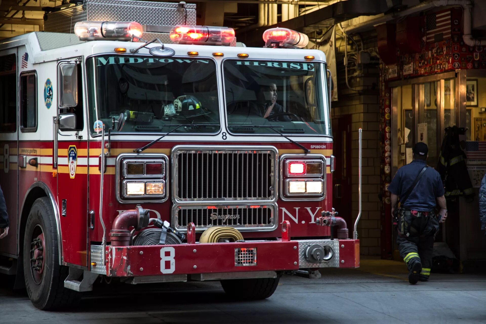 Машина "Fire Truck" пожарная, 49450. Пожарная охрана Нью Йорка. Пожарная машина FDNY. FDNY США. Пожарный грузовик