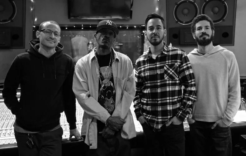 Mike shinoda 2004. Mike shinoda 2004. Mike shinoda 2023. Linkin park басист. Майк шинода.