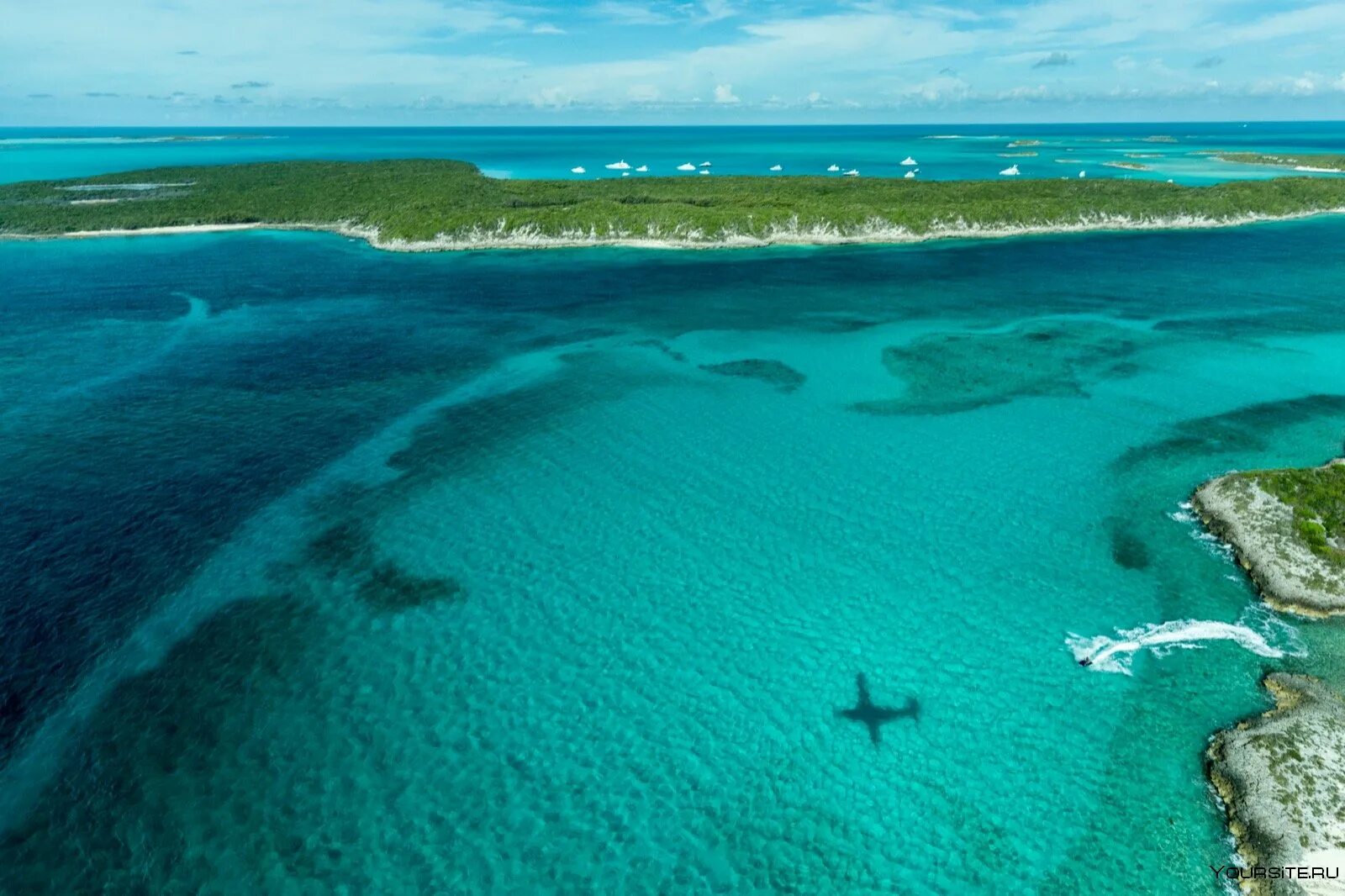 Эксума Багамские острова. Архипелаг Эксума. Остров Норманс-Кей. Голубой остров, Эксума-кейс, Багамские острова.