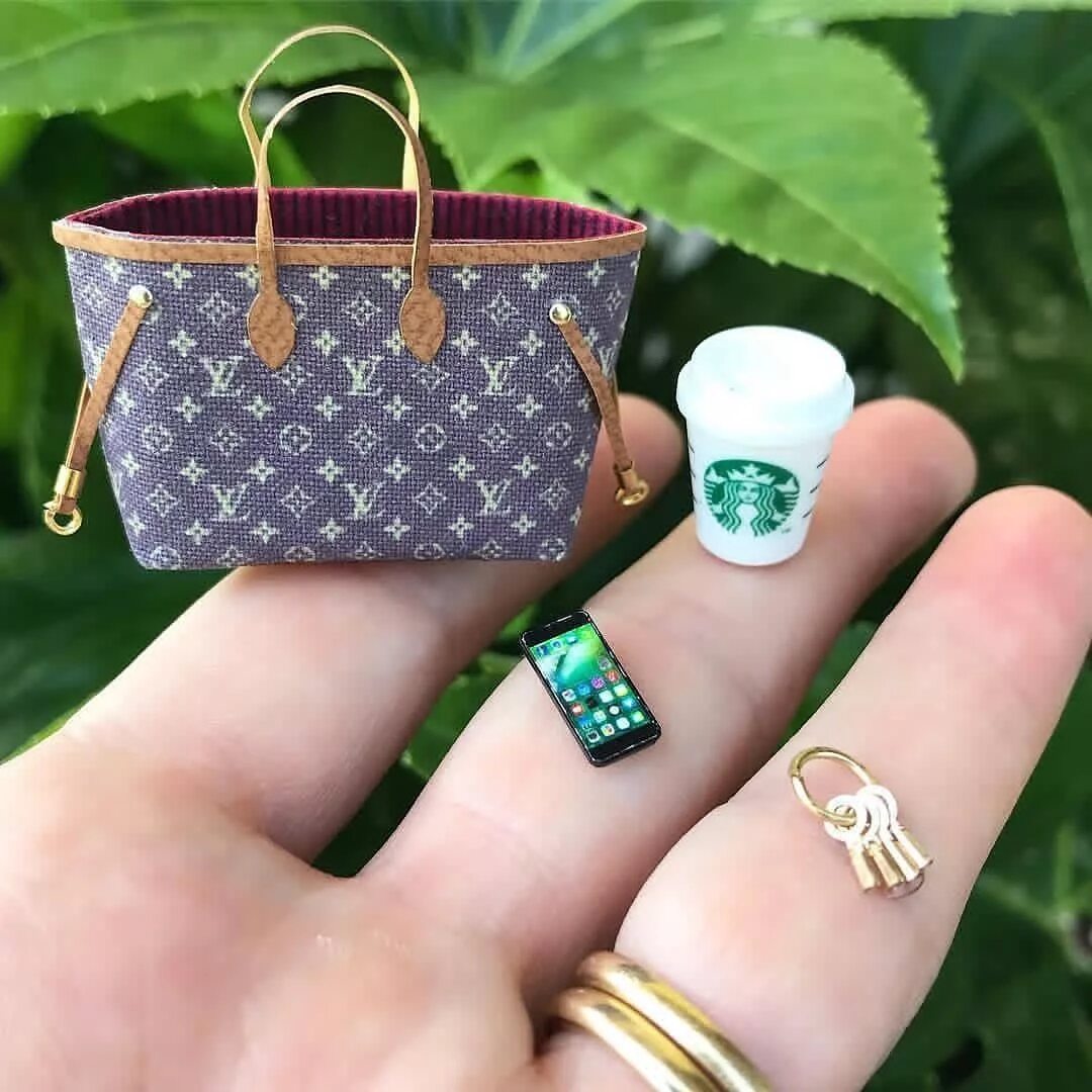 Миниатюрные вещи. Миниатюра в спичечном коробке. Крошечные вещи. Миниатюрные штучки для кукол. Вещи в миниатюре.