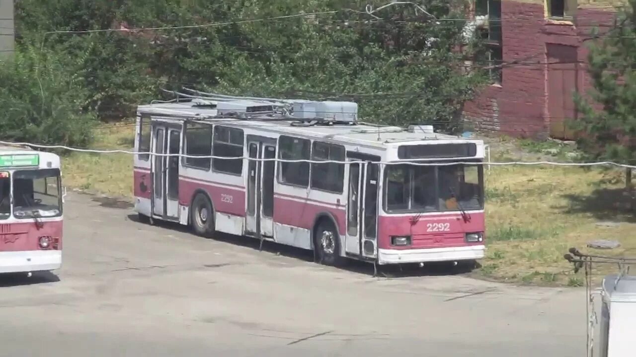 Троллейбусное депо новороссийск. Зиу 682 квр. Троллейбусное депо новороссийск. Троллейбусное депо 2 челябинск. Троллейбусное депо орел.