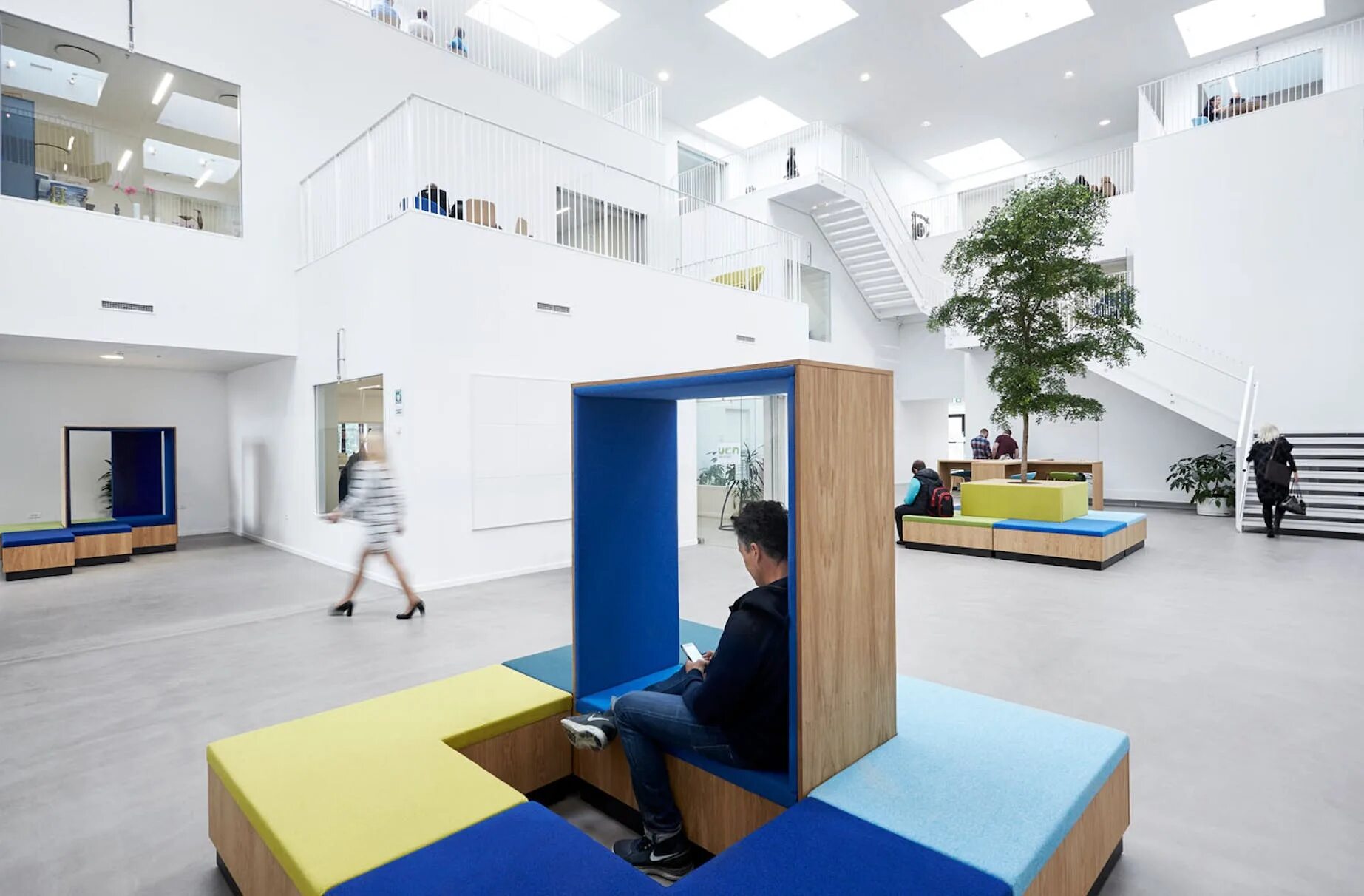 Университеты на дизайнера. Университеты на дизайнера. Студент архитектор. Дизайнерский университет. Вузы для дизайнеров.