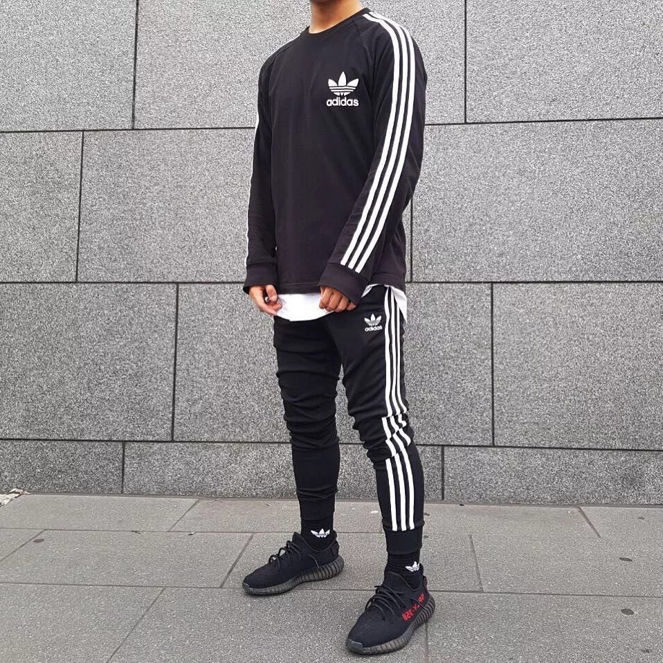 Оффник в адидасе. Лук адидас мужской 2022. Адидас стиль ОФФНИКИ. Штаны adidas Hypebeast. Пацанская одежда