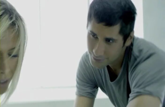 без тебя земля лепестками слез. съемки клипа лепестками слез. опустело небо без тебя. лепестками слез. съемки клипа лепестками слез.