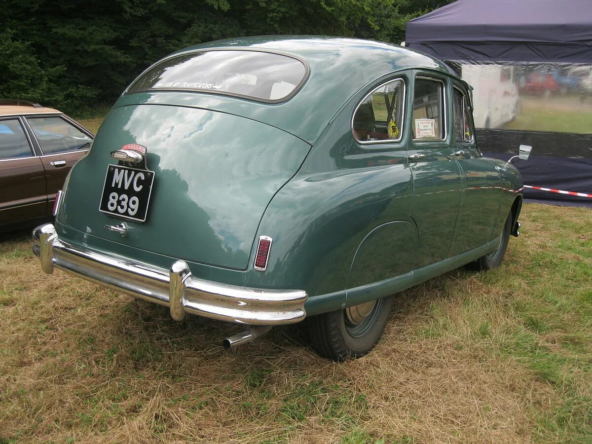 1951 чей. Standard Vanguard ГАЗ-20. Standard Vanguard. Standard Vanguard 1947 двигатель. Standard Vanguard 1955.