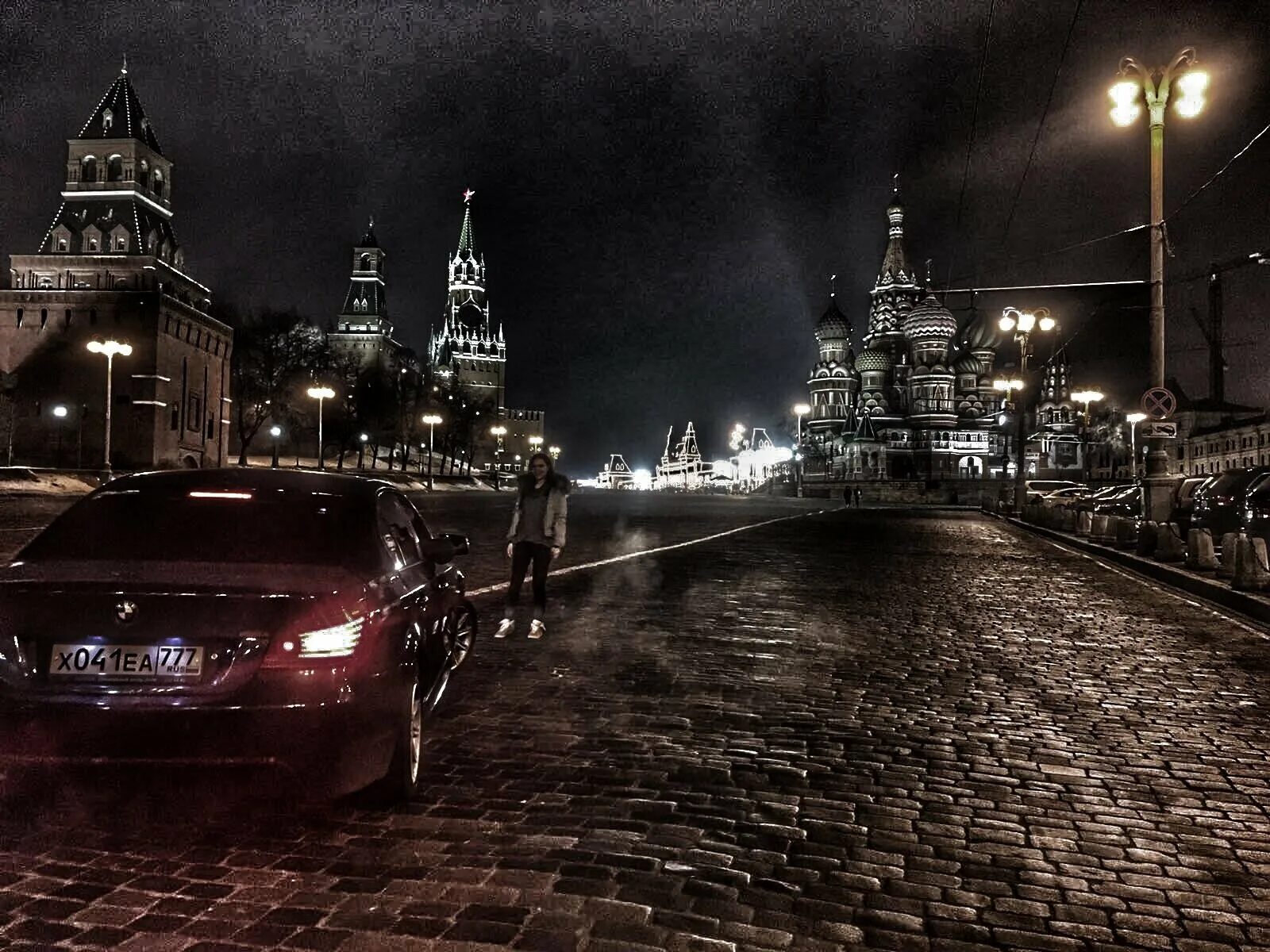 Бмв е60 давидыча. Бмв 750 ночью. Бмв м5 2022 ночью москва. Вмв 7 в ночной москве. Bmw m5 f90 ночью москва.