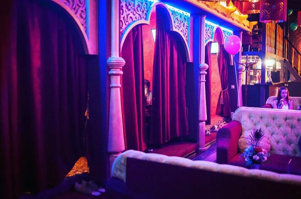 Марвел орел кальянная. Ярославль кальянная аладин. Кальянная гоголя 21 рыбинск. Алладин рыбинск кальян. Бар алладин рыбинск.