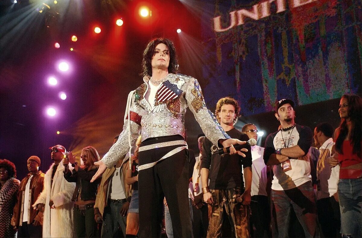 Michael Jackson 2001. Michael Jackson United we Stand 2001. Michael Jackson what more can i give 2001. Michael Jackson 2005 London.