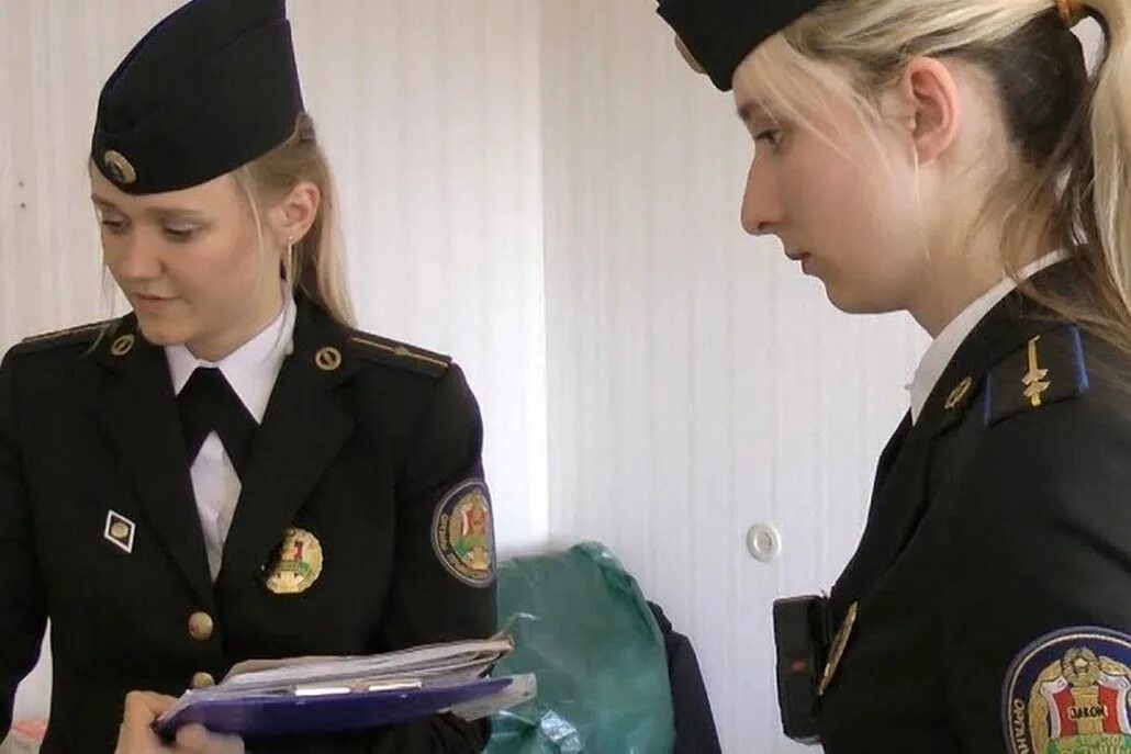 Частный судебный исполнитель. Суд приставы. Приставы. Форменная одежда судебных исполнителей. Судебные приставы по алиментам.