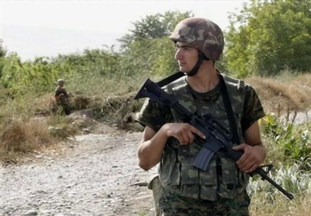 Грузины солдаты. Грузинские солдаты. Военный грузин.