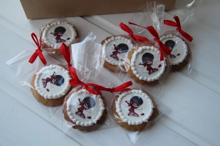 Угощение в садик в индивидуальной упаковке. Маленькие подарочки. Угощение на др в школу. Упаковка угощения в детский сад. Угощение в индивидуальной упаковке.