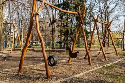 Ели качели