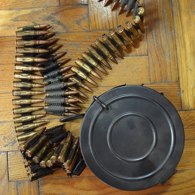 Патрон от пулемета дп 27 калибр. Таблица рейда раст 2020. Таблица рейда раст. Пулемет дегтярева рпд. Сколько патронов на дверь.