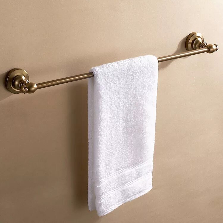 Полотенце висит. Крючки для полотенец. Держатель для полотенец "Towel Holder". Перекладина для полотенец в ванную. Полотенце весит