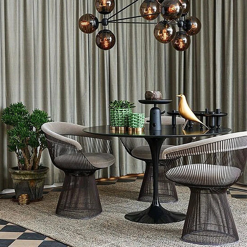 Интерьер металлический. Люстра modo chandelier 15 globes black. металлические элементы в интерьере. металлизированные детали в интерьере. разноцветный металл в интерьере.
