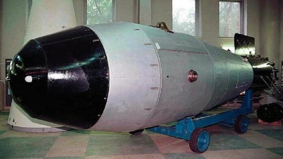 Водородная бомба в россии. РДС 37 водородная бомба. Термоядерной бомбы РДС-37. Корпус бомбы РДС-6с. РДС-6с первая Советская водородная бомба.