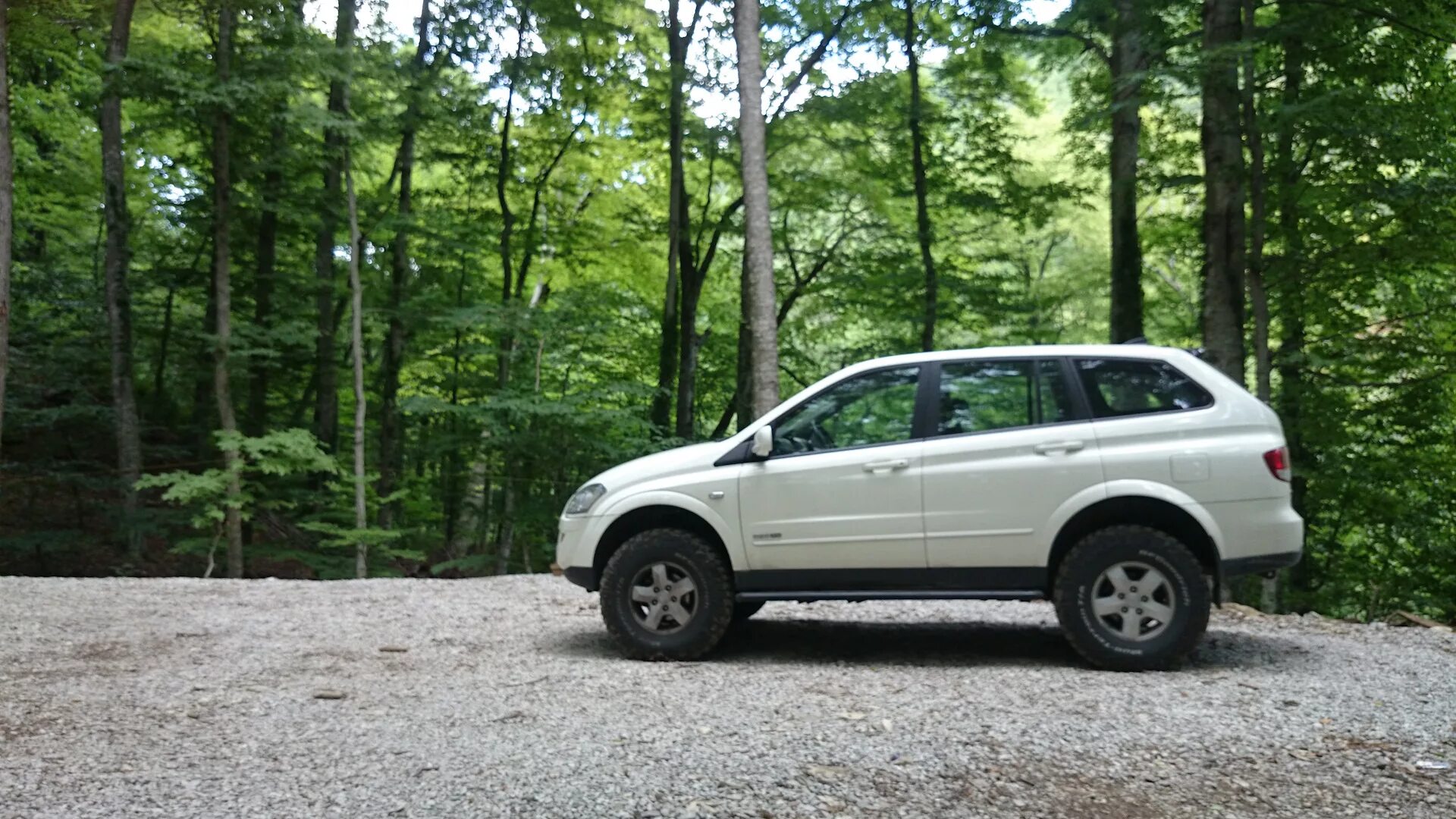 Ssangyong 2025. Кайрон 2025. kyron 2008. кайрон клан наклейка.