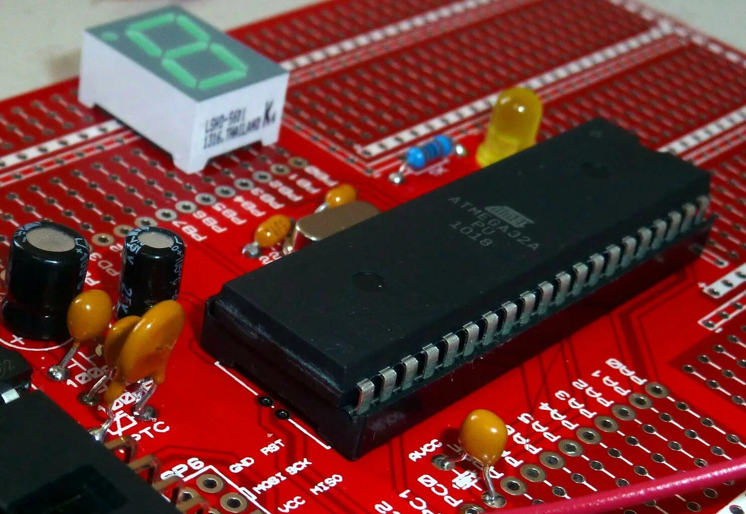 Лабораторная микроконтроллер. Микроконтроллер: dd1 stm32f050f4p. микроконтроллер: dd1 stm32f050f4p smd. avr микроконтроллеры. микроконтроллер atmel.