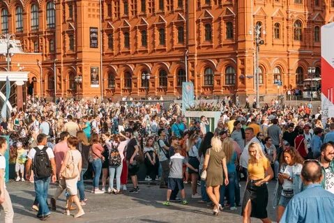 Почему в москве много