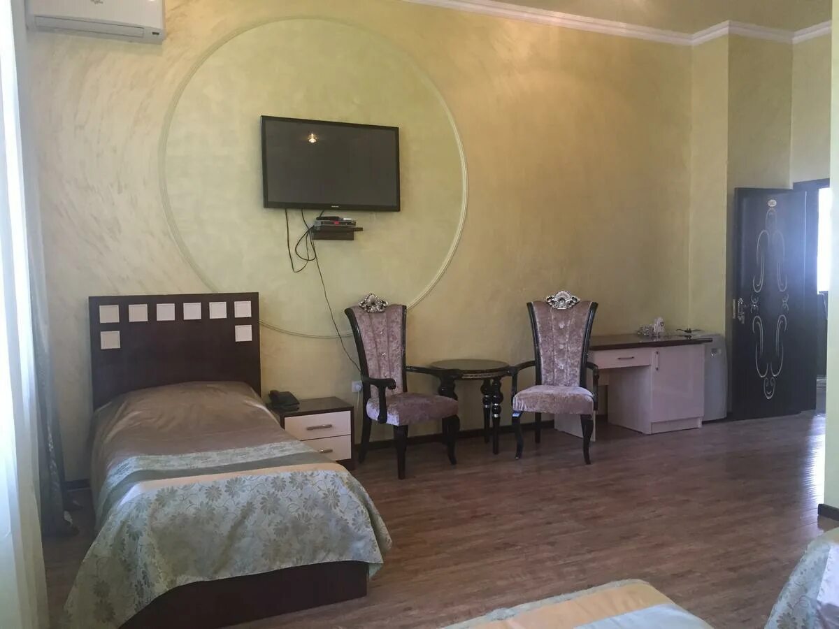 трёхместный классический номер. город капан кафе принц. ресторан принц в капане. гостиница принц отель в капане. гостиница армения города капан.