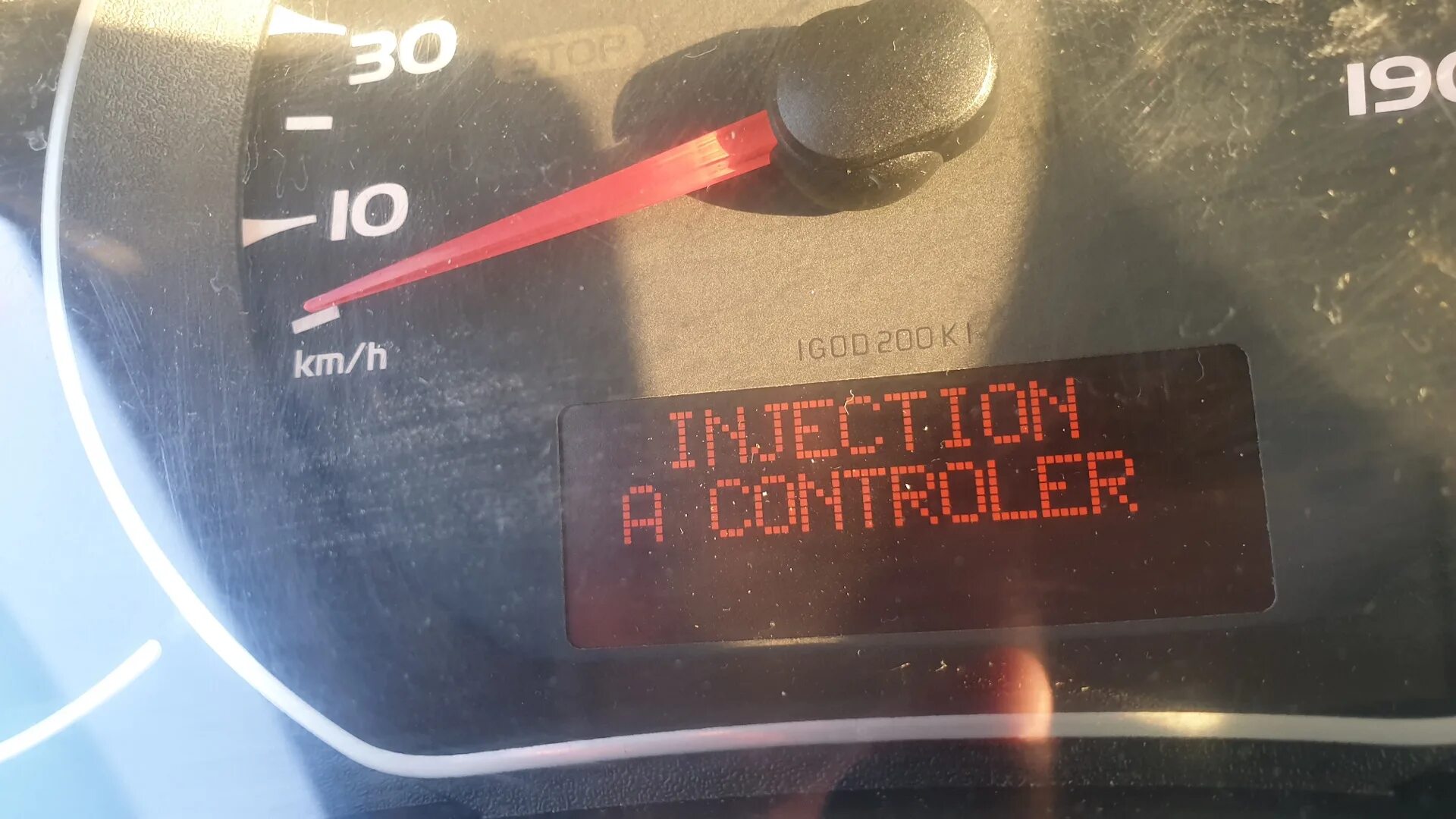 Рено меган 2 ошибки на приборной панели. Check system рено сценик. Injection fault рено меган 2. Injection ошибка. Check injection system рено лагуна 3.