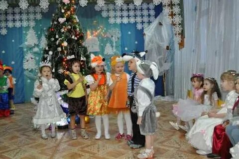 Песня возле елочки нарядной