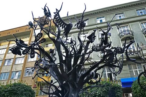 Кованое дерево
