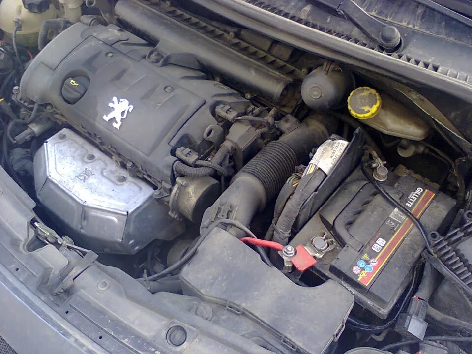 How To Remove Peugeot 307 Battery - YouTube