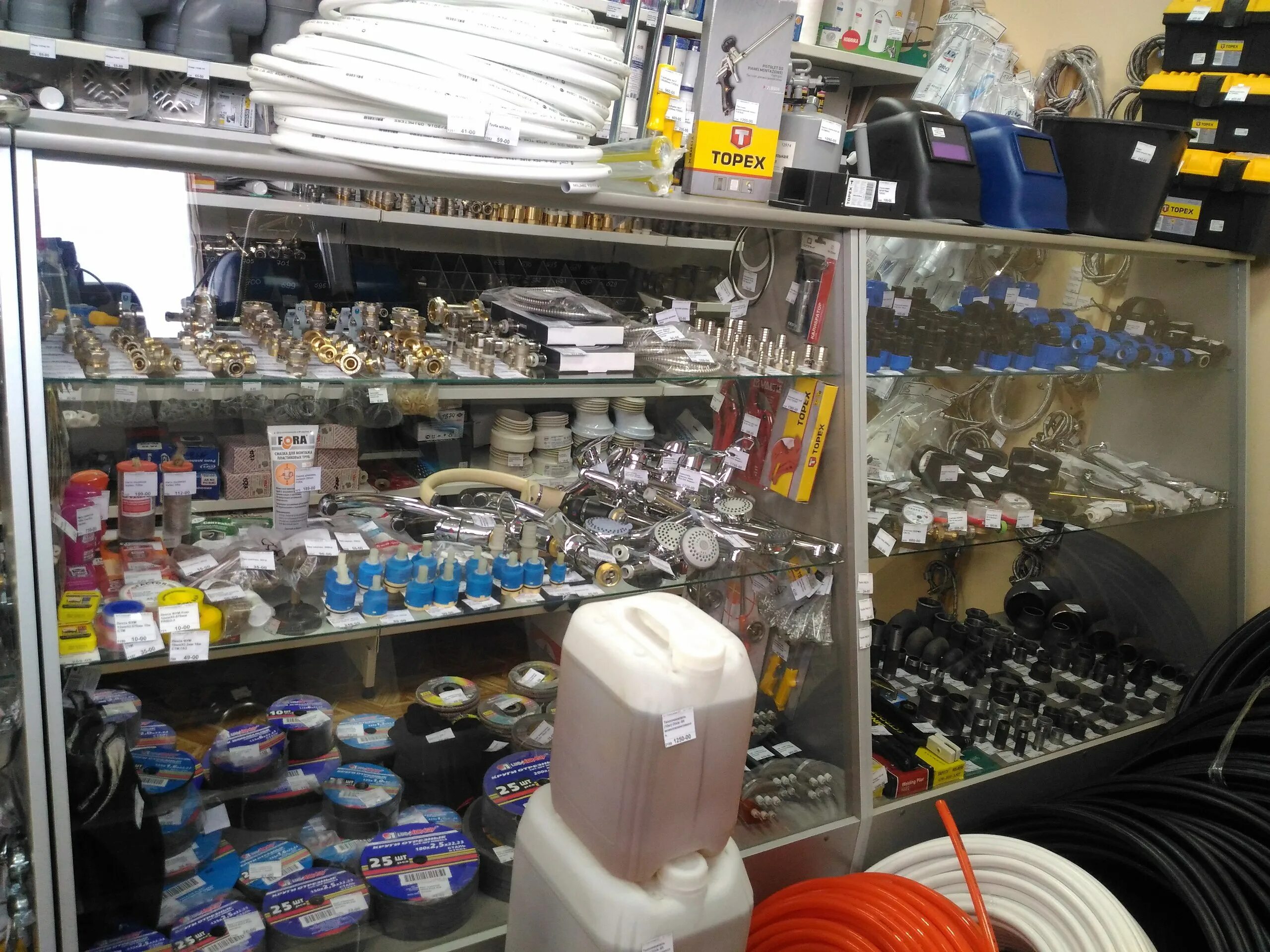 Автостоп орск. Автостоп касли каталог. Автостоп. Автостопщики в яркой одежде. Хиппи автостоп.