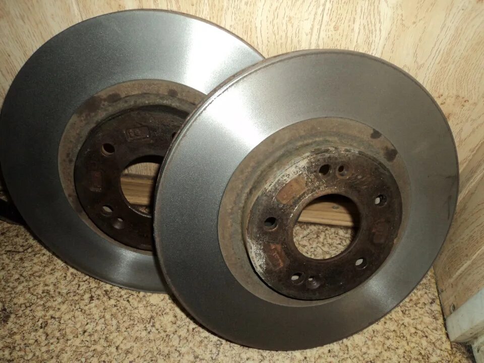 Тормозные диски санта фе 4 2023. Тормозной диск санта фе 2. Тормозной диск киа соренто 2013. Тормозные диски хендай санта фе 2 2006г. 51712-2p700.