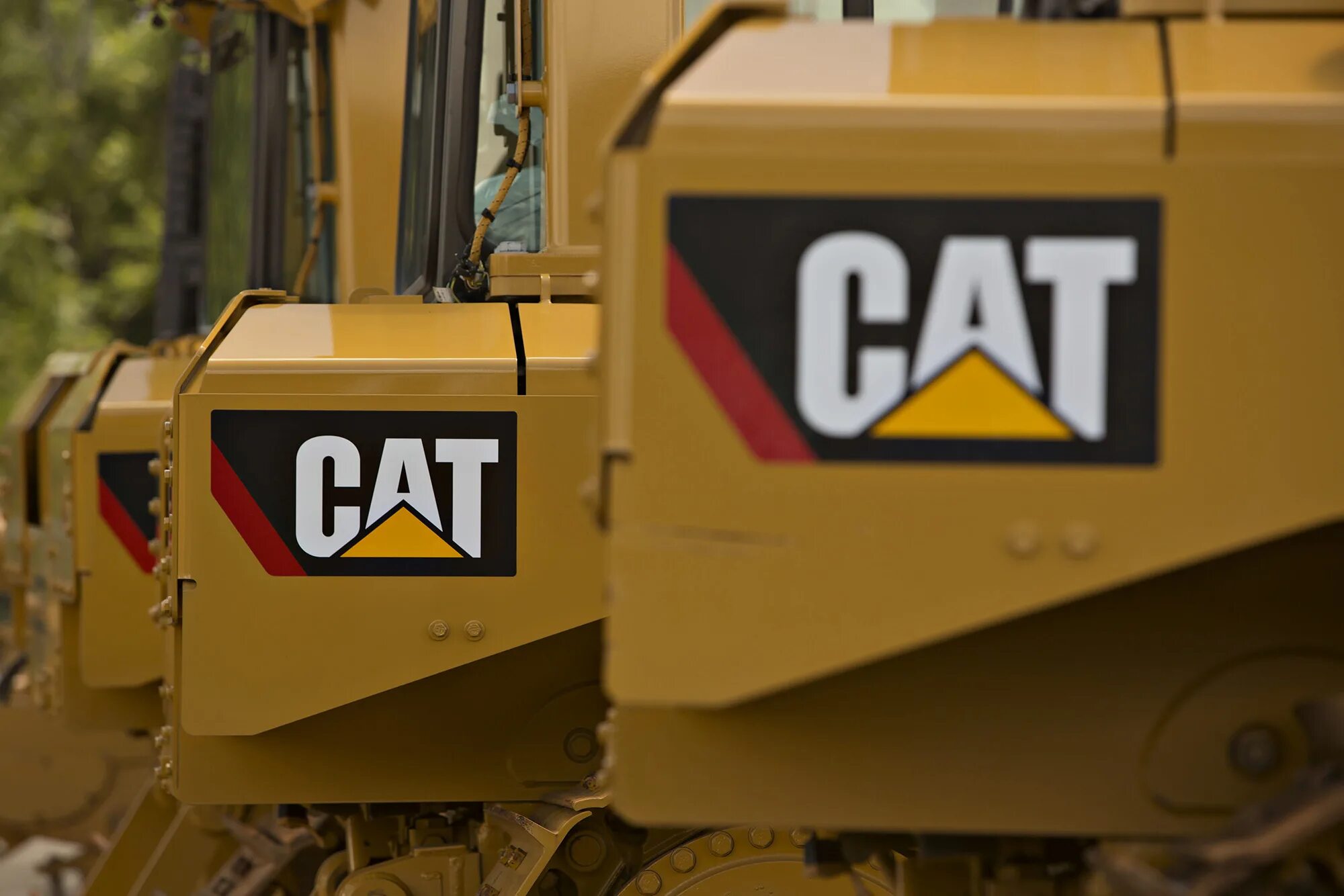Мбу caterpillar. Cat caterpillar logo. Американский концерн caterpillar. Caterpillar акции. Кму катерпиллер.