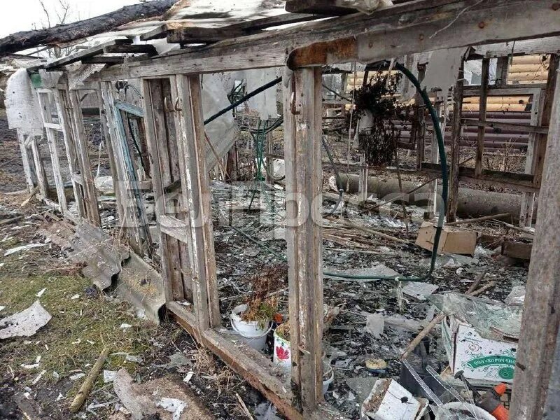 Бои за балаклею. Ущерб дома. Белгород обстреляли птичник. Ущерб дома. Жесть белгород обстрелы.